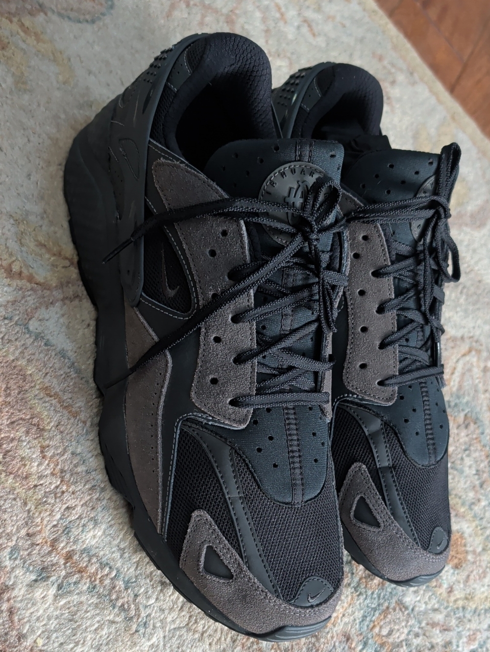 Nike Air Huarache Runner Men's Black and Charcoal Suede-Trim Sneakers